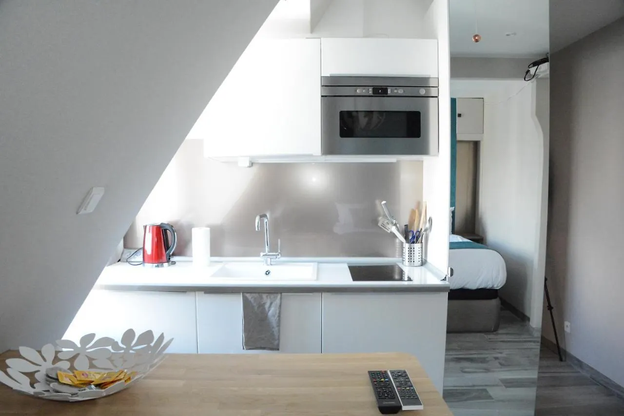 Eiffel Tower In Guest house Paris