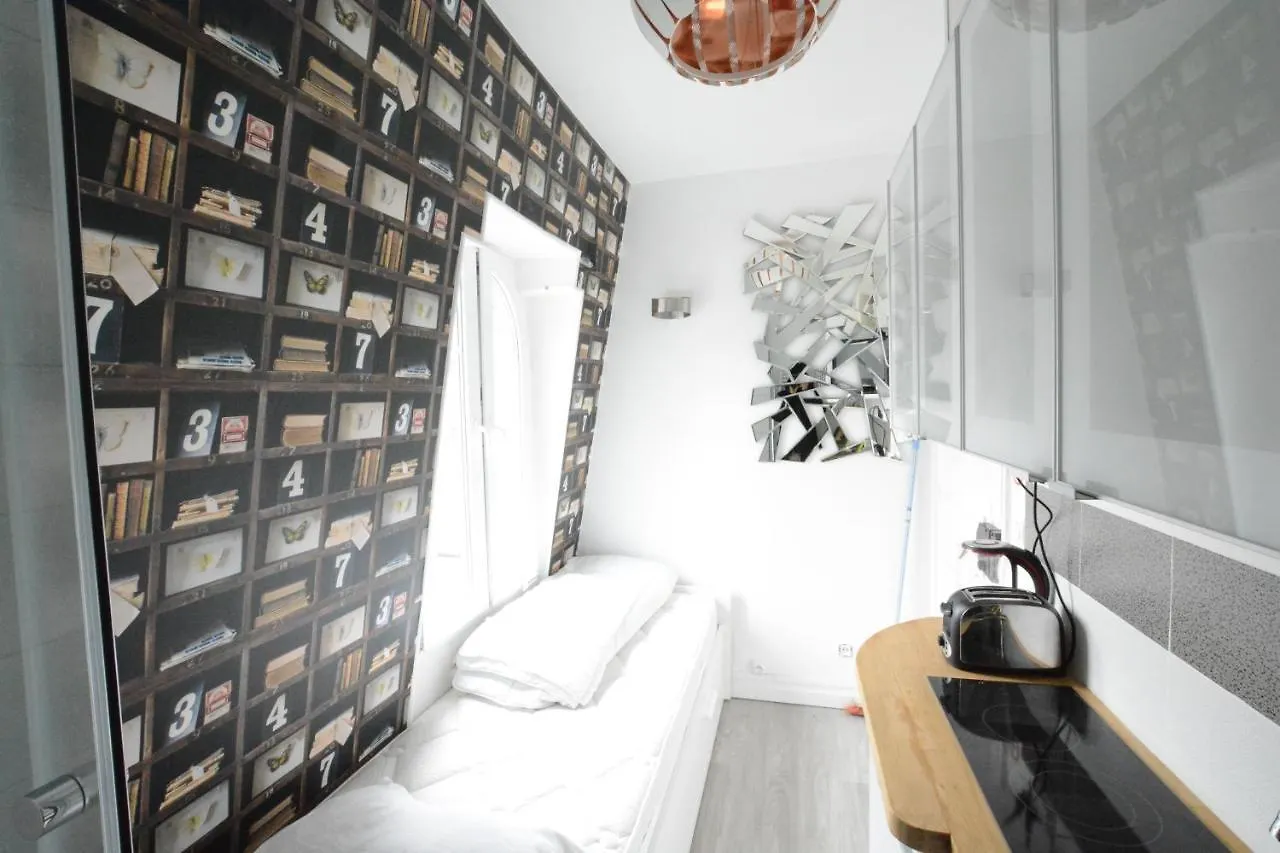 Eiffel Tower In Guest house Paris